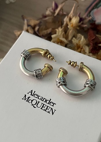  Beden altın Renk Alexander McQueen Altın Kaplama Halka Küpe