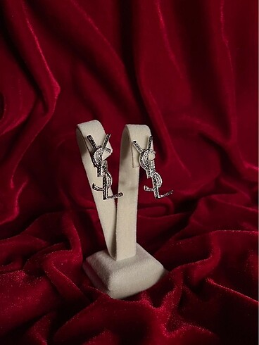 Yves Saint Laurent Küpe