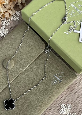 Beden siyah Renk Van Cleef & Arpels Kolye