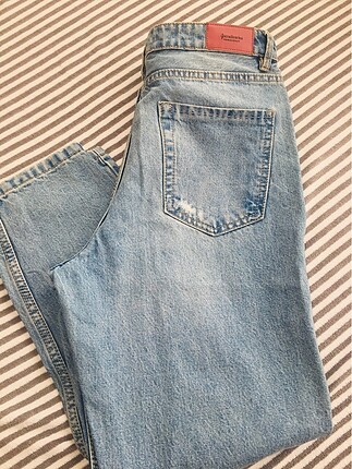 Taş gibi hiç kullanılmamış yüksel bel kot pantalon