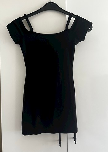 Siyah Kayık Yaka Bantlı Mini Goth Elbise
