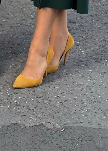 Sarı Süet Stiletto Topuklu Kadın Ayakkabı