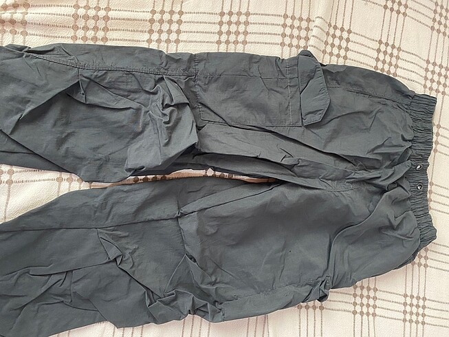 Gri paraşüt pantolon