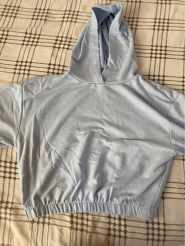 bebek mavisi crop sweat
