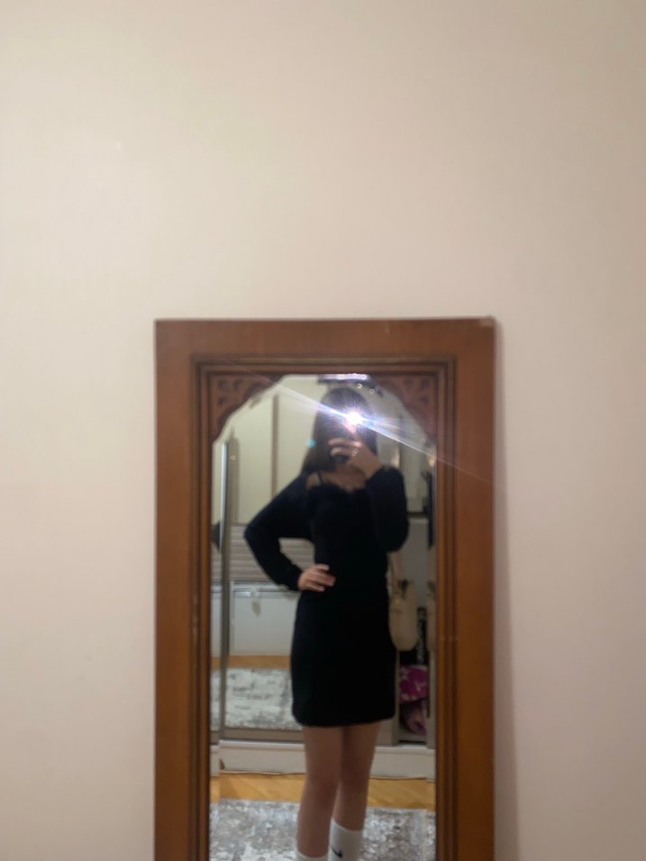 Siyah tüylü mini elbise - Görsel 2