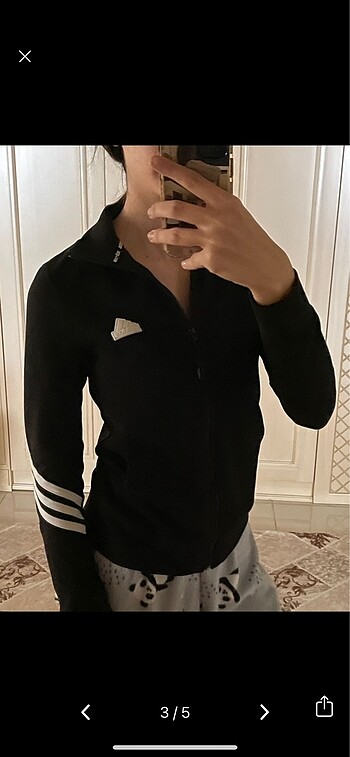 xs Beden Vücuda tam oturan Adidas ceket