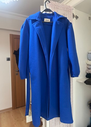 Mavi Kuşaklı Uzun Kaban - Görsel 3