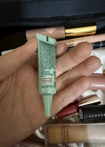 Beden Renk Erborian CC Red Correct Kızarıklık Dengeleyici CC Krem 5ml