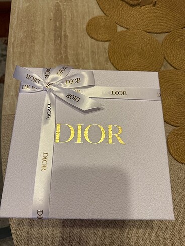 Dior hediye kutusu