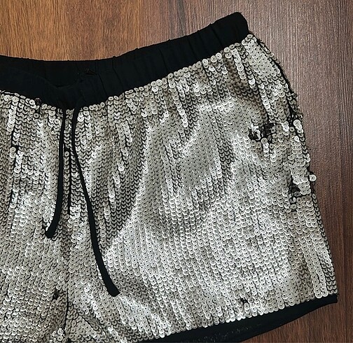 m Beden H&M Gri Pullu Şort