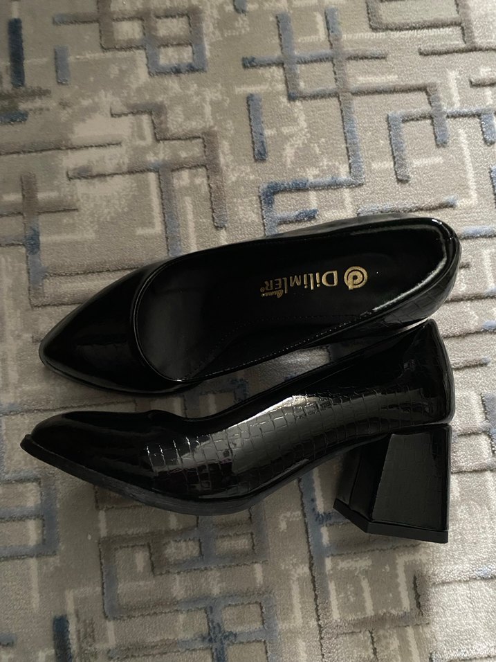 Klasik Siyah Kroko Desenli Kadın Topuklu Ayakkabı - Görsel 2