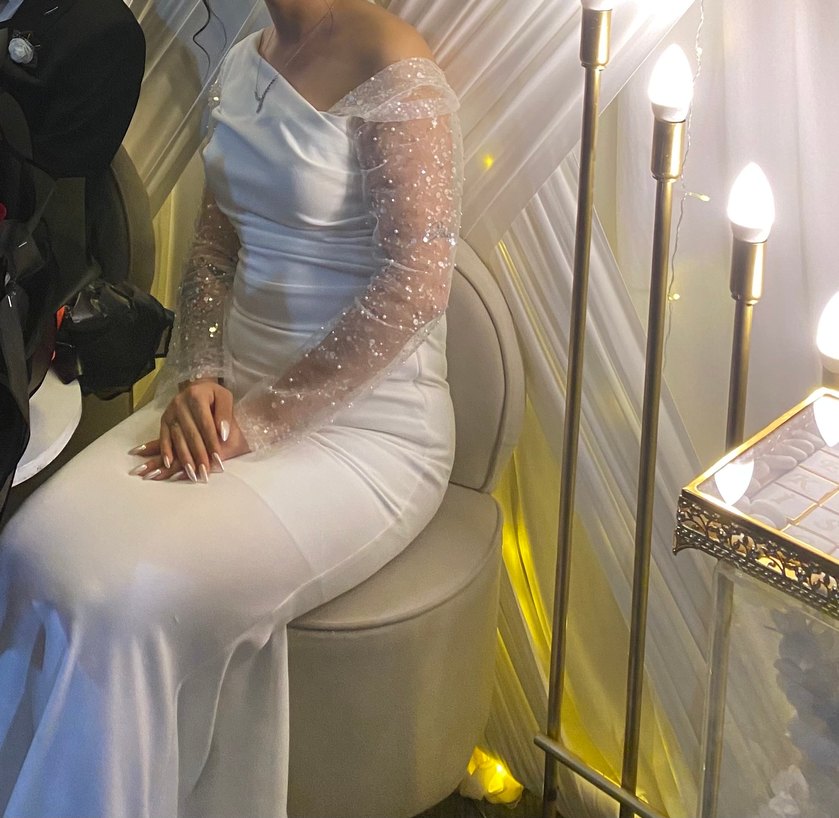 Uzun Drapeli Straplez Beyaz Elbise M beden içinde uygundur - Görsel 2