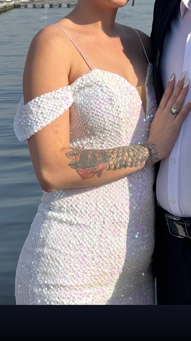 Beyaz V Yakalı Uzun Denizkızı Gelinlik - Görsel 2