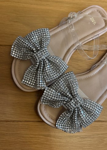 Zara Taşlı Fiyonklu Kız Çocuk Sandaleti - Görsel 3