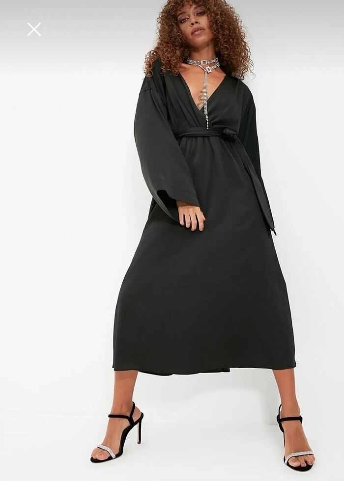 Saten kumaş siyah kuşaklı abiye - Görsel 2