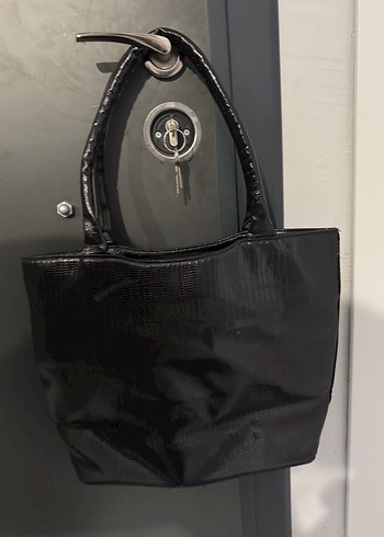  Beden siyah Renk Vintage Michael Kors Siyah Parlak Deri Yılan Desenli Kadın Çanta