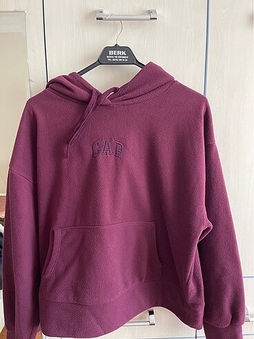 Gap sweatshirt