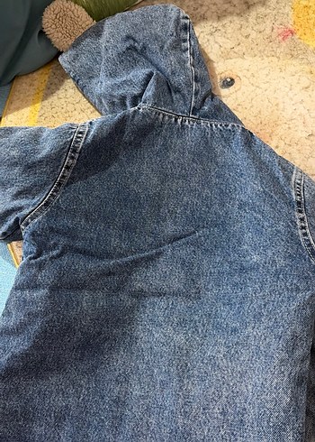 Çocuk Kapüşonlu Kürklü Denim Ceket - Görsel 3