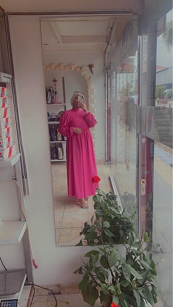 Pembe çok tatlı bir elbise????