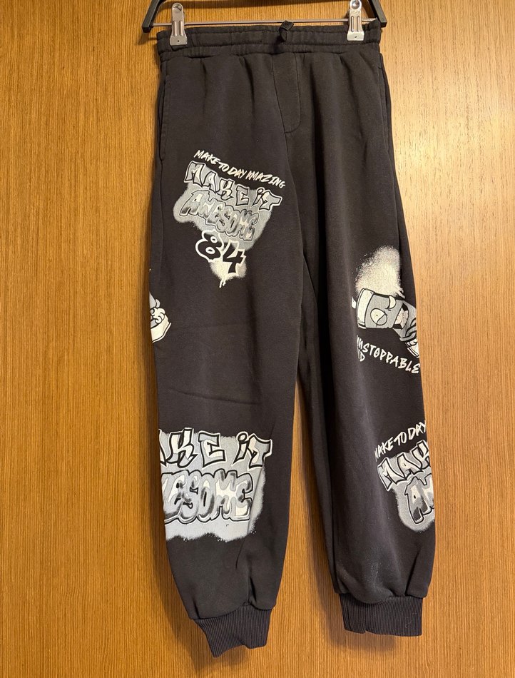 Siyah Baskılı Kapüşonsuz  takım - Görsel 4