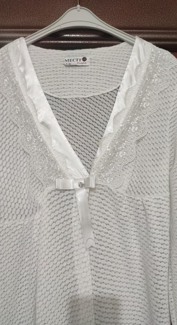 Uzun Kollu Beyaz Kadın Sabahlık - Görsel 2