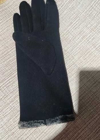 Siyah Kürklü Kadın Eldiveni bir tek - Görsel 3