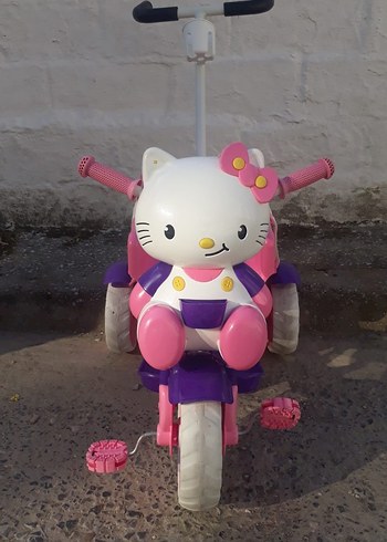 Renkli Hello Kitty Üç Tekerlekli Bisiklet