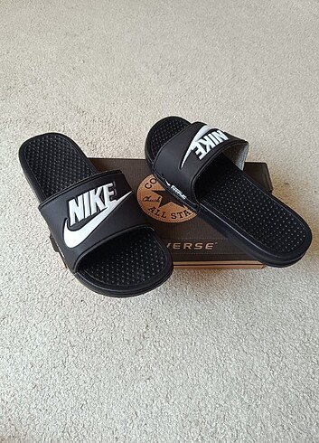 Nike Sıfır Terlik