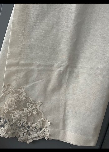 Nakışlı Vintage Gri Beyaz Masa Örtüsü - Görsel 4