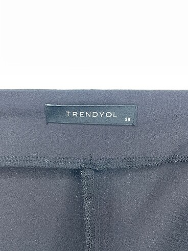 38 Beden siyah Renk Trendyol & Milla Kumaş Pantolon %70 İndirimli.
