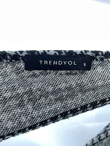 universal Beden çeşitli Renk PreLoved Kısa Tulum %70 İndirimli.