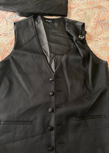 Düğmeli Siyah Yelek ve Beyaz Gömlek pantolon Takımı - Görsel 3