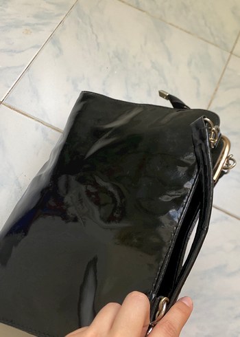 Zara Klasik Siyah Parlak Yılan Derisi Desenli Deri Çanta