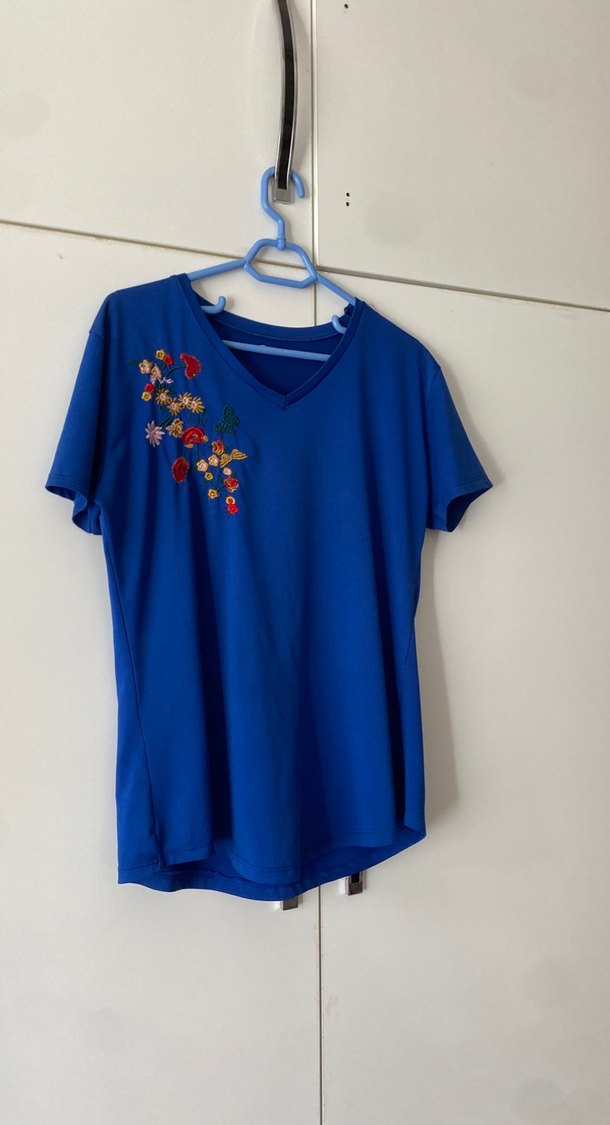 Mavi V Yakalı Baskılı Hamile Tişörtü - Görsel 2