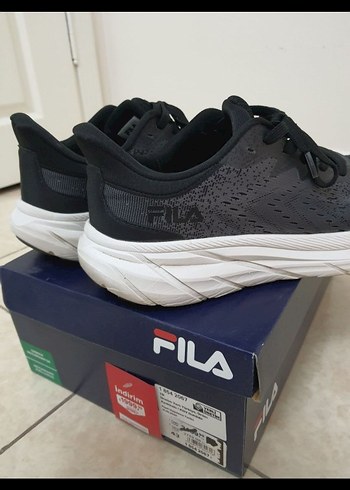 43 Beden Fila Gri Erkek Koşu ve Antrenman Ayakkabısı