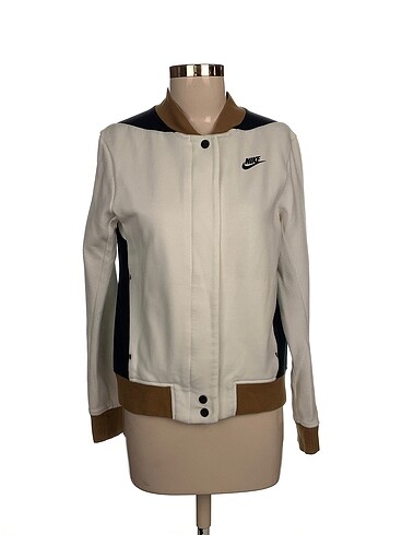 Nike Ceket %70 İndirimli.