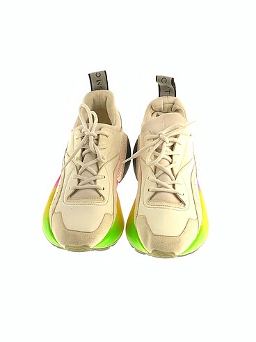 37 Beden Stella McCartney Spor Ayakkabı %70 İndirimli.