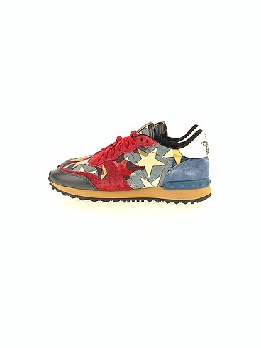 Valentino Spor Ayakkabı %70 İndirimli.