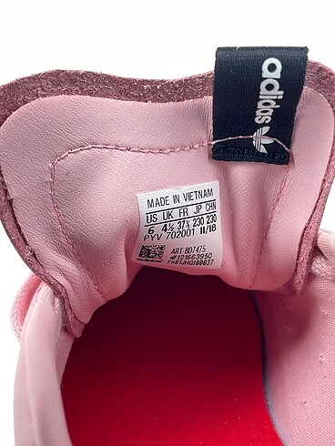 37 Beden pembe Renk Adidas Spor Ayakkabı %70 İndirimli.