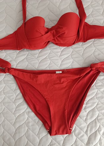 Kırmızı Strappy Bikini Takımı