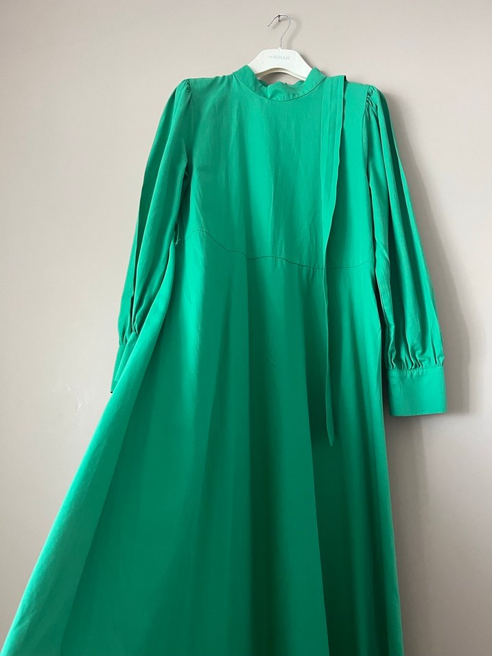 Uzun Kol kuşaklı Yeşil Elbise - Görsel 2