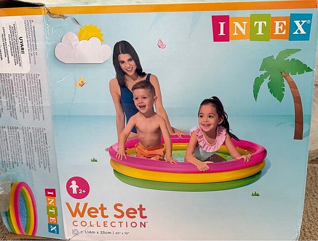 Intex marka üç boğumlu şişme havuz