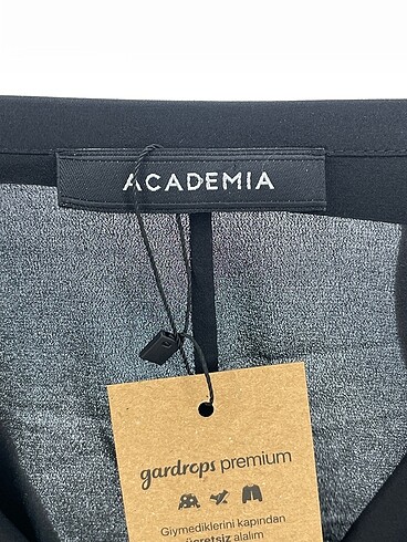 universal Beden siyah Renk Academia Gömlek %70 İndirimli.