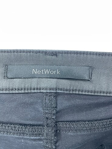 32 Beden siyah Renk Network Düz Kesim %70 İndirimli.