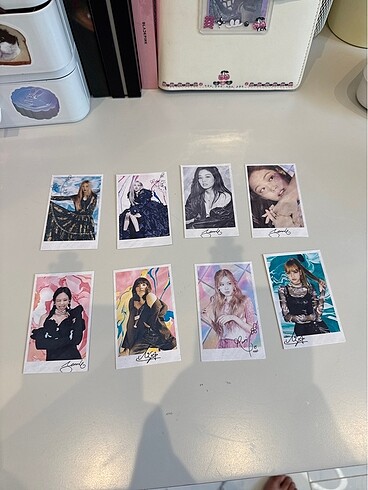 Black pink poloroid imzalı