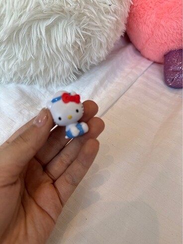 Hello kitty figürü