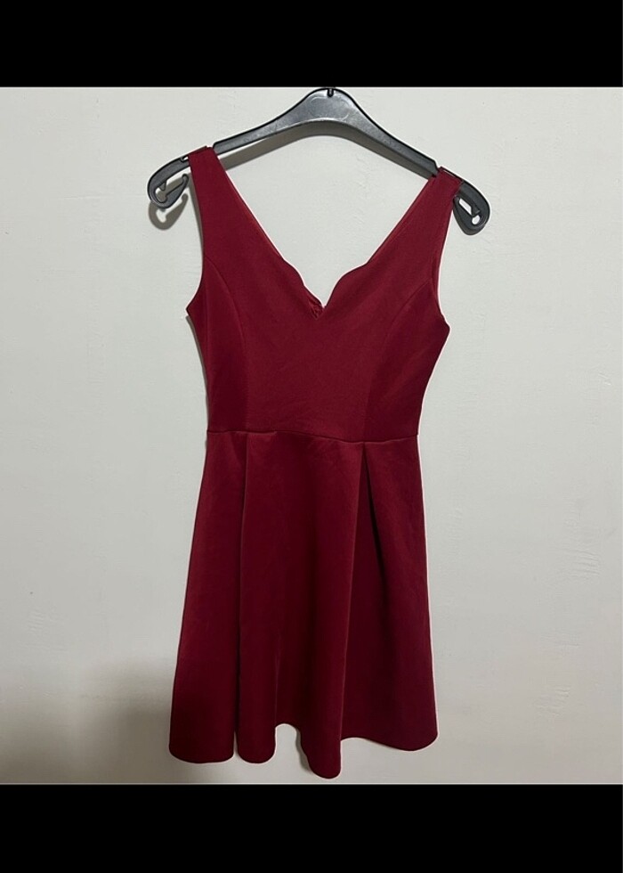 Kırmızı elbise - Görsel 4