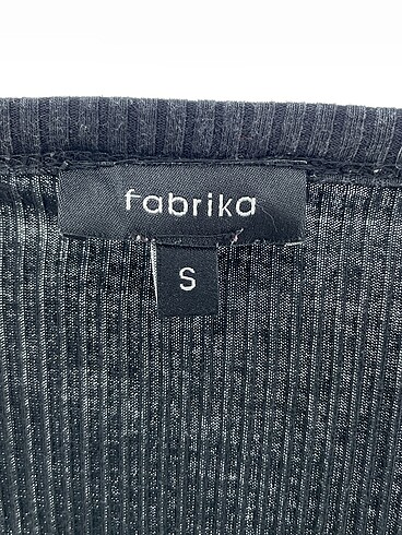 s Beden siyah Renk Fabrika Uzun Elbise %70 İndirimli.
