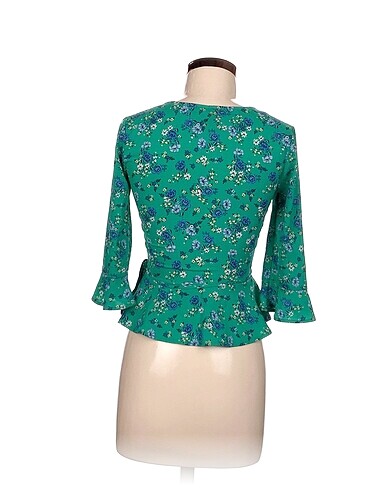 42 Beden H&M Bluz %70 İndirimli.