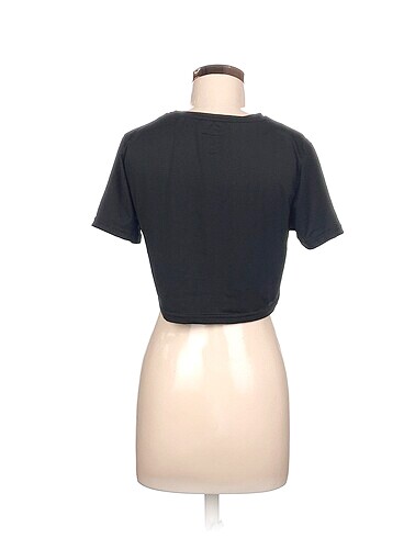 m Beden Diğer T-shirt %70 İndirimli.